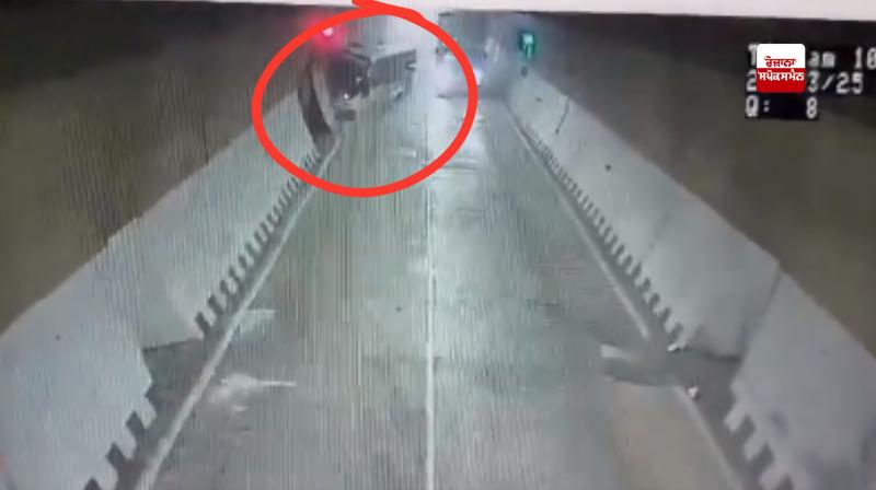 Major road accident in Anantnag, Jammu and Kashmir, 12 people injured after bus overturns inside tunnel Major road accident in Anantnag, Jammu and Kashmir, 12 people injured after bus overturns inside tunnel