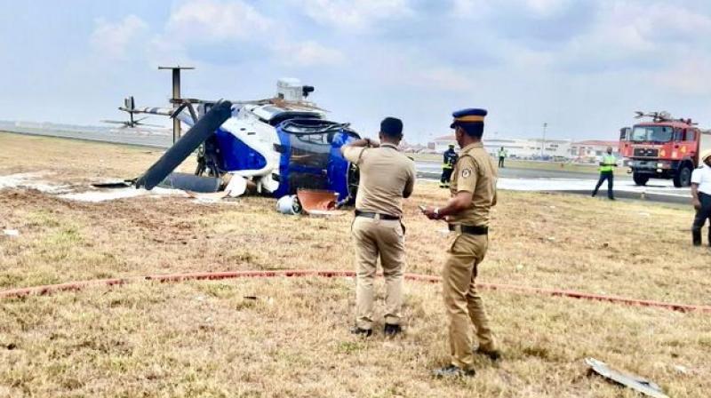 Coast Guard's ALH Dhruv helicopter makes forced landing in Kerala's Kochi Coast Guard's ALH Dhruv helicopter makes forced landing in Kerala's Kochi
