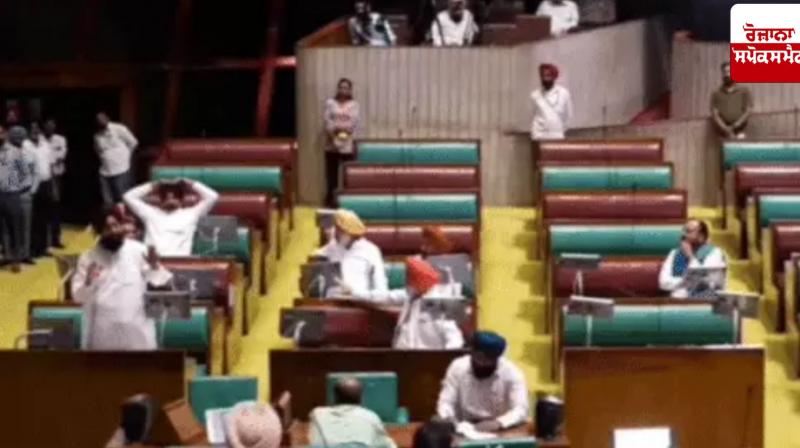 Punjab Vidhan Sabha Session: Sacrilege of religious texts bill sent to select committee Punjab Vidhan Sabha Session: Sacrilege of religious texts bill sent to select committee