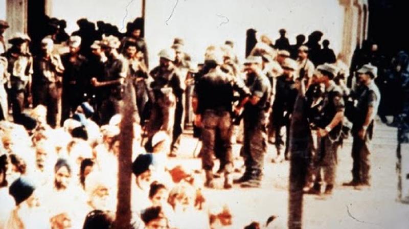 Army at Darbaar Sahib Army at Darbaar Sahib