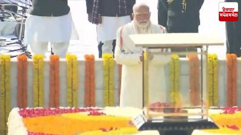 Many personalities including PM Narendra Modi paid tribute to Mahatma Gandhi on his death anniversary.