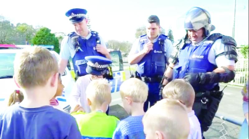 New Zealand Police has given a gift to child 