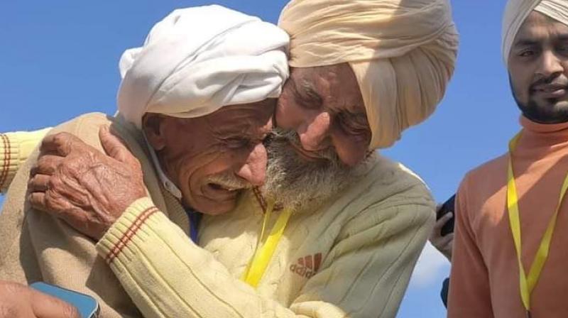 Brothers Separated During Partition Reunite at Kartarpur Sahib After 74 Years Brothers Separated During Partition Reunite at Kartarpur Sahib After 74 Years