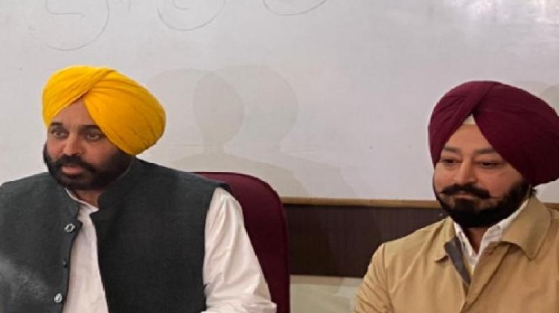 Former Patiala Mayor Ajit Pal Kohli joins AAP Former Patiala Mayor Ajit Pal Kohli joins AAP