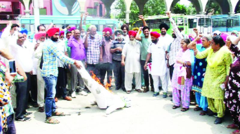 Punjab Subordinate Services protesting against Government