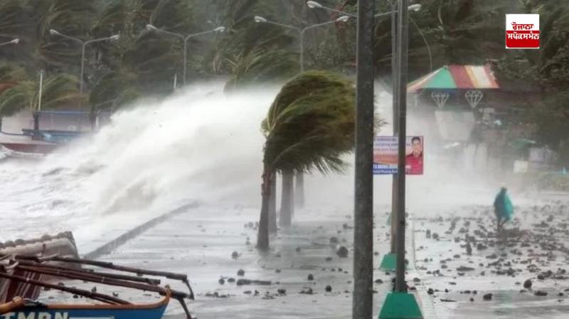 More than 250,000 people were made homeless due to the typhoon in the Philippines More than 250,000 people were made homeless due to the typhoon in the Philippines