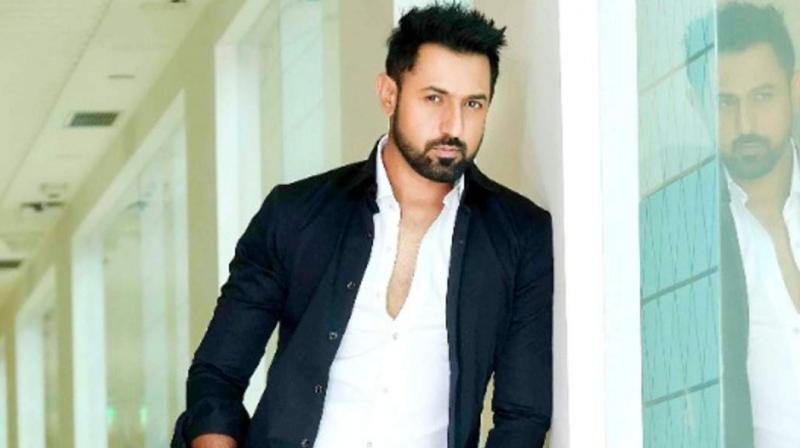 Before becoming a superstar, Gippy Grewal used to wash cars and also worked as a security guard This position was found after the struggle