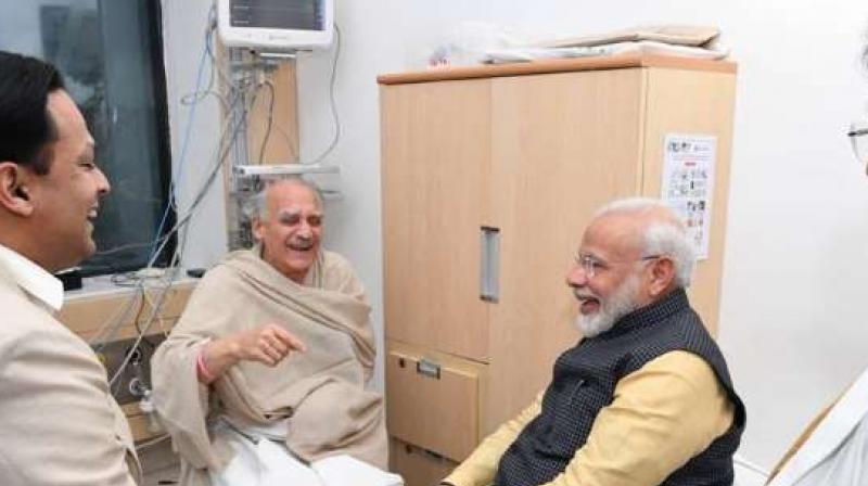 PM Modi meets Arun Shourie at Pune hospital PM Modi meets Arun Shourie at Pune hospital