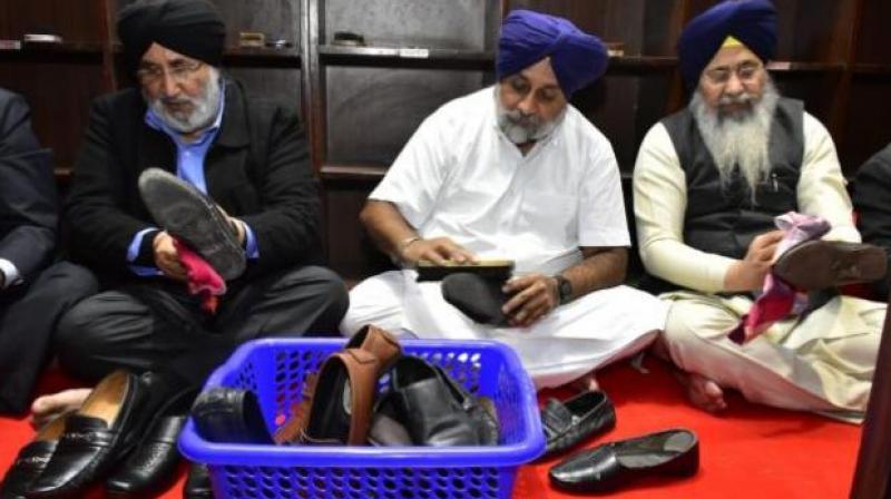 Sukhbir badal In darbar Sahib Sukhbir badal In darbar Sahib