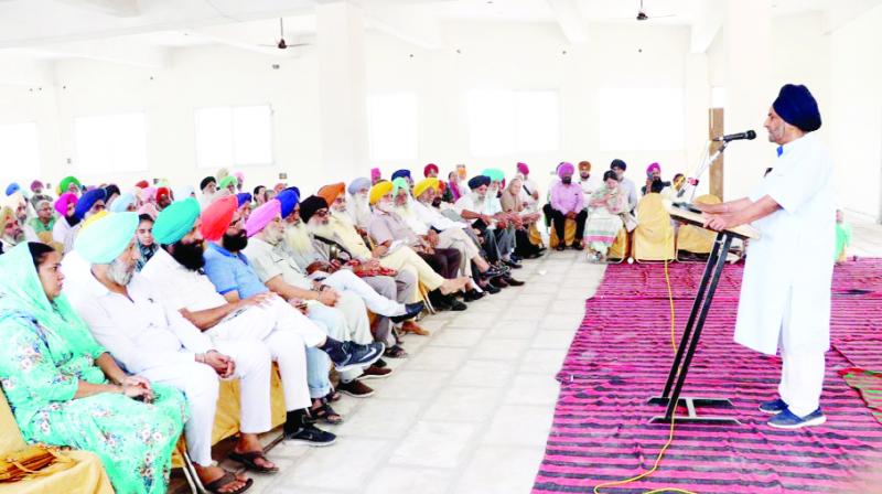  Jogendra Singh addressing to People