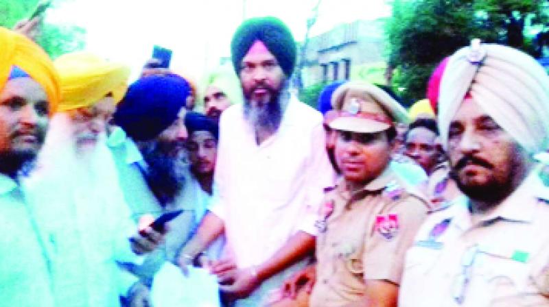 Victim and Panthic leaders with SHO Victim and Panthic leaders with SHO