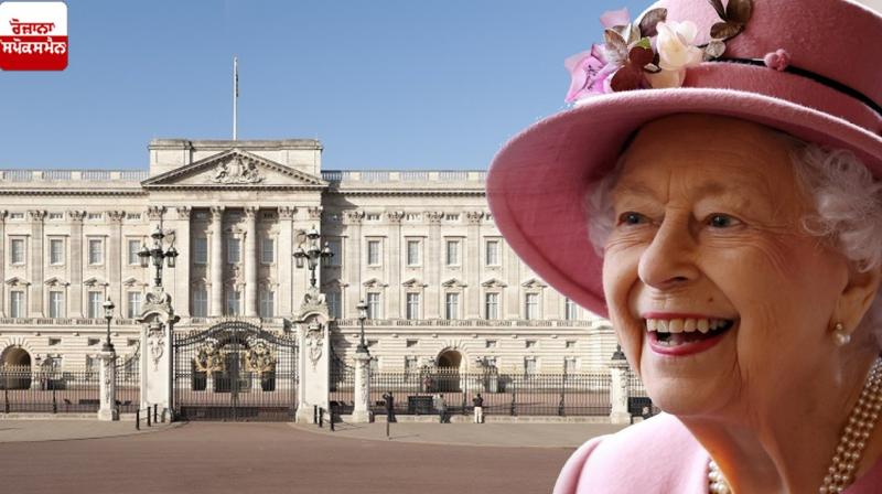 Britain's Queen chooses Windsor Castle instead of Buckingham Palace as her permanent residence Britain's Queen chooses Windsor Castle instead of Buckingham Palace as her permanent residence