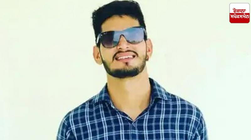 A young man on a motorcycle was hit by a high speed, died A young man on a motorcycle was hit by a high speed, died
