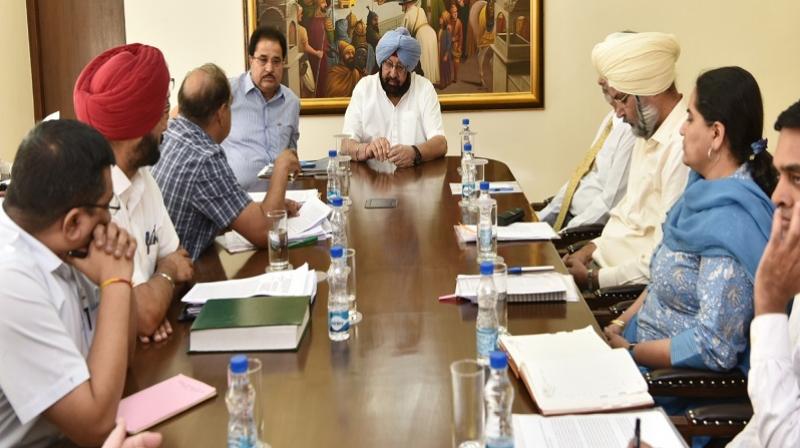 Captain Amarinder Singh and others during meeting 