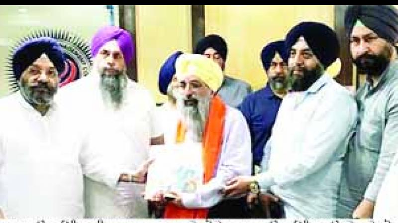 Honoring Ranjit Singh by Manjit Singh GK and Others Honoring Ranjit Singh by Manjit Singh GK and Others