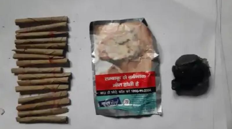 Security personnel supplying narcotics in prison caught red-handed Security personnel supplying narcotics in prison caught red-handed