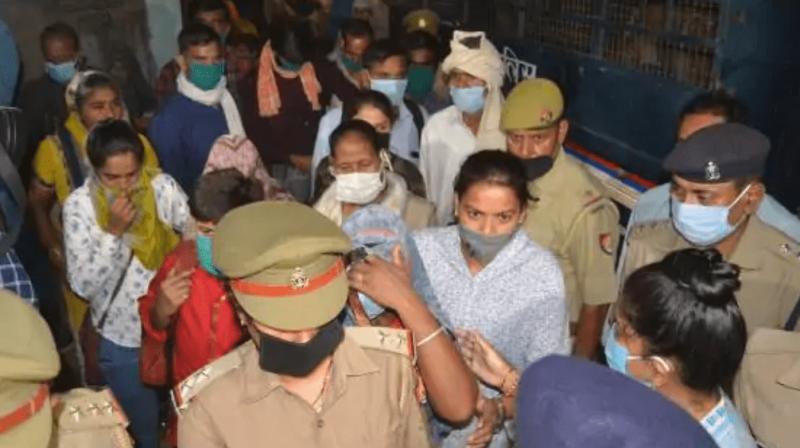 Hathras case: Officials and victim's family to appear in Lucknow High Court today Hathras case: Officials and victim's family to appear in Lucknow High Court today