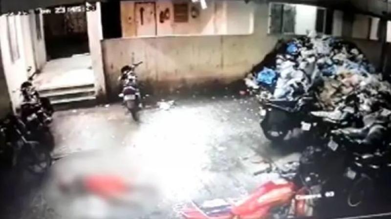 Girl commited suicide from sixth floor after parents' screams Girl commited suicide from sixth floor after parents' screams
