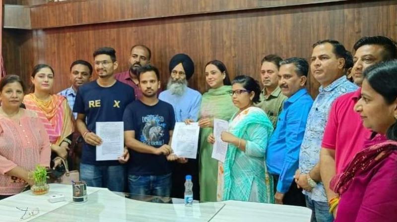 MLA Dr. Amandeep Kaur Arora handed over appointment letters to 237 ETT candidates