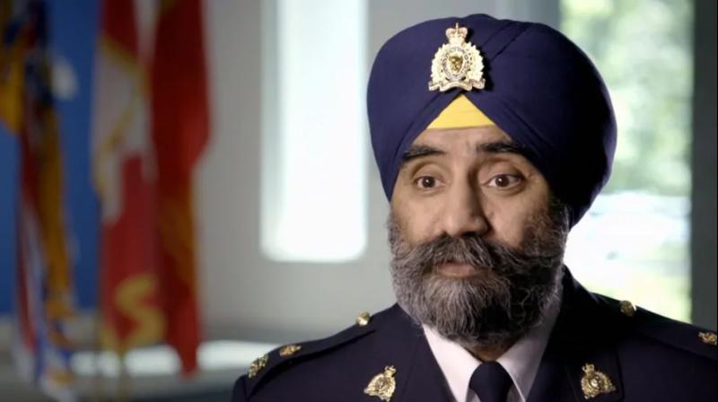 Turbaned Police Inspector Baltej Singh Dhillon Turbaned Police Inspector Baltej Singh Dhillon