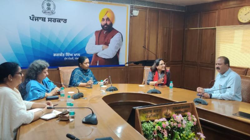 Dr. Baljit Kaur held meeting with rural and panchayat department