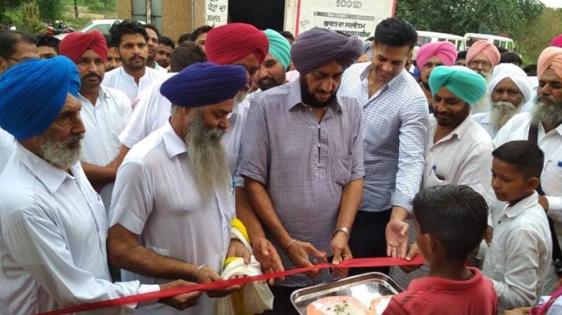Ex DIG Harinder Singh Chahal helps victim family Ex DIG Harinder Singh Chahal helps victim family