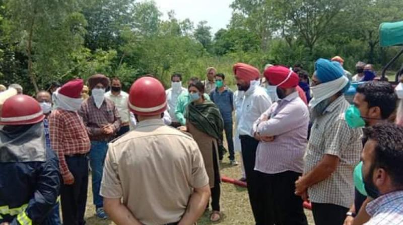 Apneet Kaur with others Apneet Kaur with others