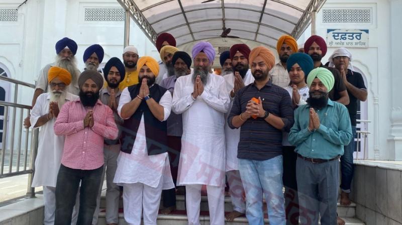 Speaker Kultar Singh Sandhwan and Cabinet Minister Harjot Singh Bains paid obeisance at Takht Sri Kesgarh Sahib. Speaker Kultar Singh Sandhwan and Cabinet Minister Harjot Singh Bains paid obeisance at Takht Sri Kesgarh Sahib.