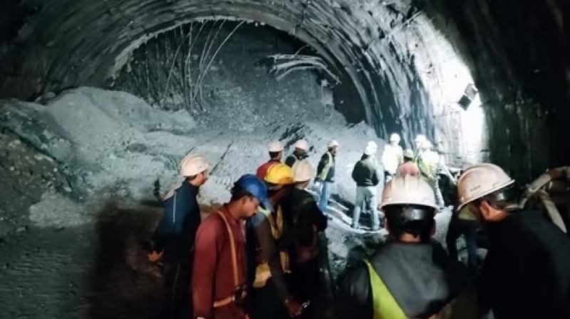 40 workers were trapped due to the collapse of a tunnel in Uttarkashi, rescue operations are ongoing 40 workers were trapped due to the collapse of a tunnel in Uttarkashi, rescue operations are ongoing