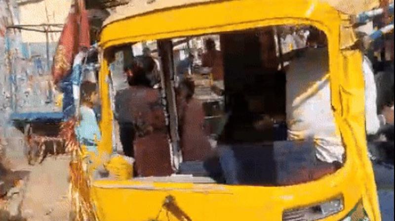 ਨੁਕਸਾਨਿਆ ਗਿਆਅ ਆਟੋ ਨੁਕਸਾਨਿਆ ਗਿਆਅ ਆਟੋ