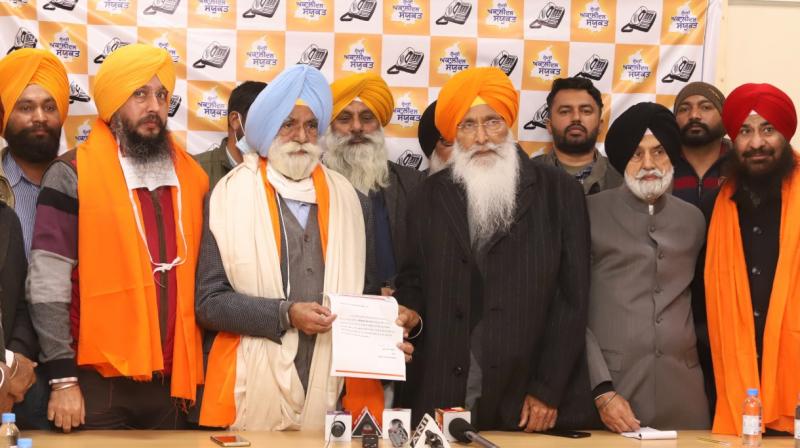 Former Minister Sarwan Singh Phillaur and son join SAD Sanyukt Former Minister Sarwan Singh Phillaur and son join SAD Sanyukt