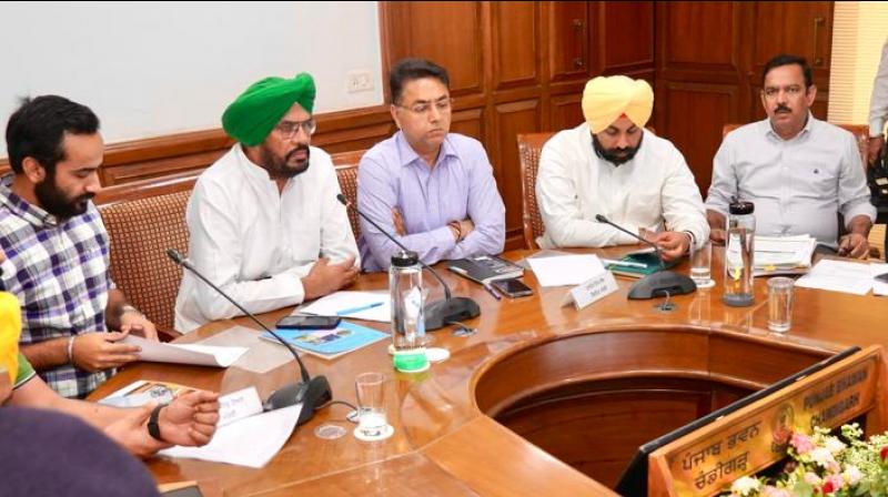 Four top cabinet ministers put their heads together to tackle Stubble Burning Four top cabinet ministers put their heads together to tackle Stubble Burning