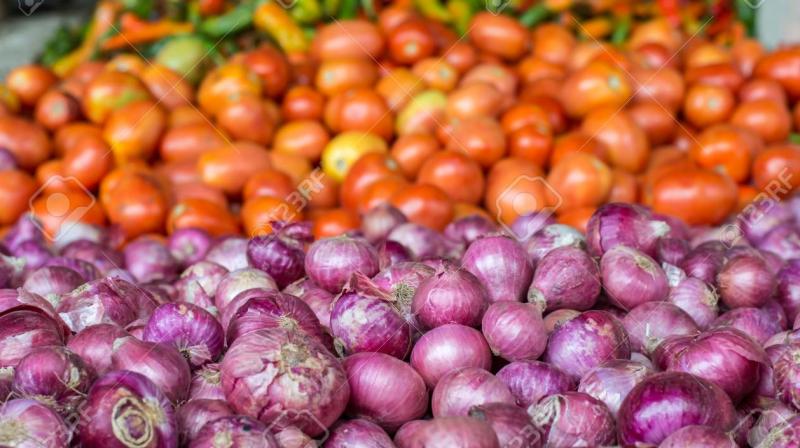 Increased prices of vegetables, tomatoes and onions during the festive season Increased prices of vegetables, tomatoes and onions during the festive season