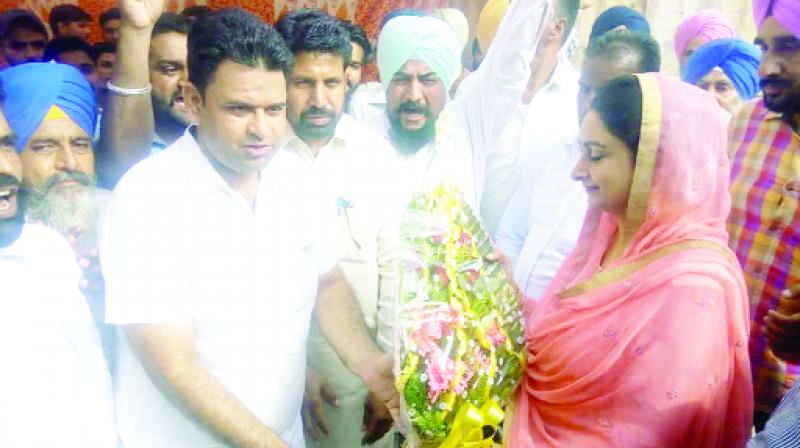 Prince Golan welcoming Harsimrat Kaur Badal