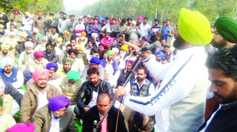 Addressing a dharna, Sukhpal Singh Khaira