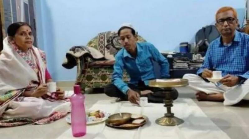 A hindu family arranges iftar for a muslim boy stranded in assam due to lock down A hindu family arranges iftar for a muslim boy stranded in assam due to lock down