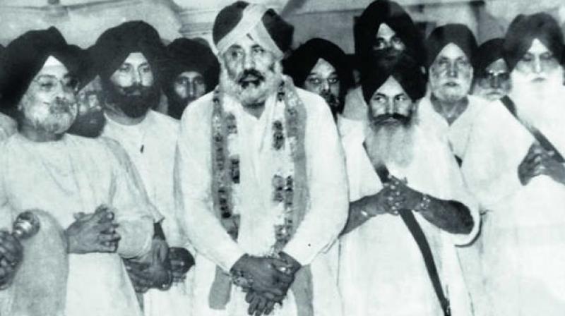Parkash Singh Badal With Other Leaders 
