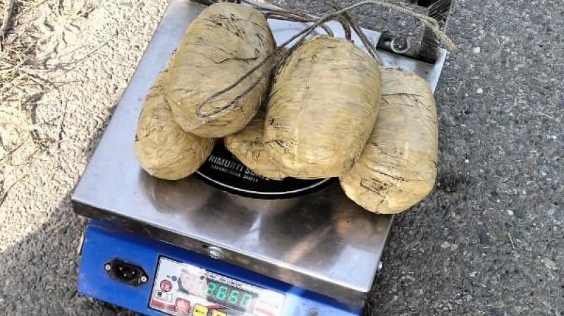 2.6kg of heroin recovered from Pakistan border in Tarn Taran 2.6kg of heroin recovered from Pakistan border in Tarn Taran