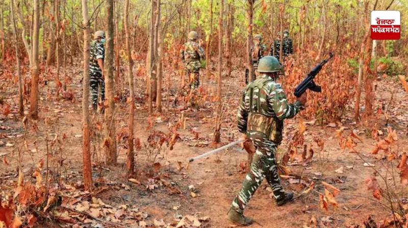 Six Naxalites killed during encounter in Jharkhand Six Naxalites killed during encounter in Jharkhand