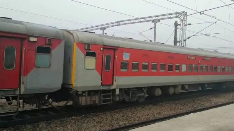 Swatantrata senani express engine move on leaving behind bogies