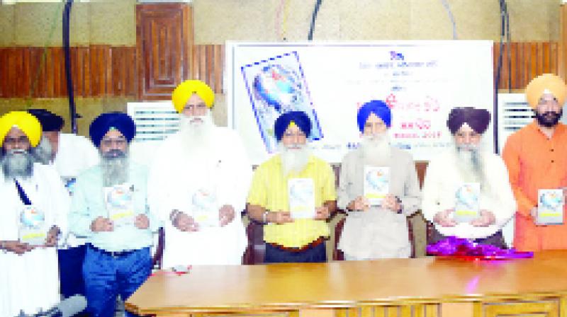 Jagdish Singh and other during book release