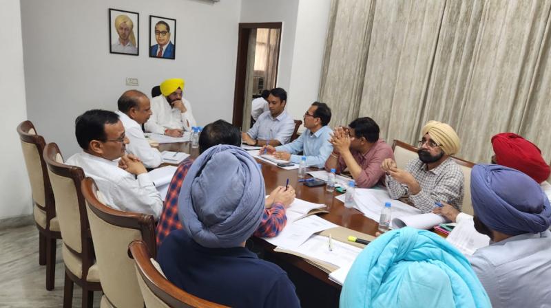 PWD Minister Harbhajan Singh ETO instructs for early disposal of arbitration and court cases PWD Minister Harbhajan Singh ETO instructs for early disposal of arbitration and court cases