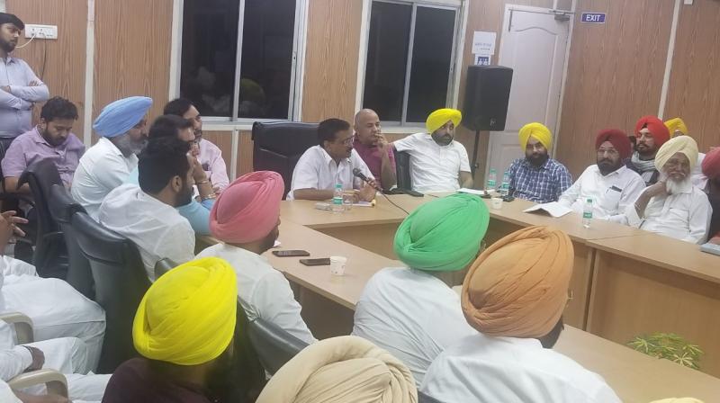 Captain government's main responsibility is to provide cheap electricity to the people of Punjab: Arwind Kejriwal Captain government's main responsibility is to provide cheap electricity to the people of Punjab: Arwind Kejriwal