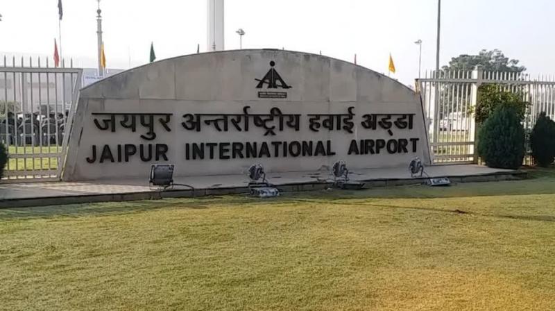  3.5 crore gold seized at Jaipur airport