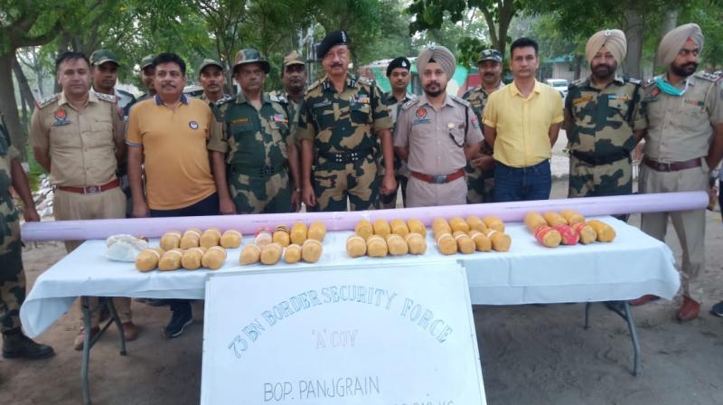 Punjab Police and BSF seized 40 kg of heroin near India-Pakistan border