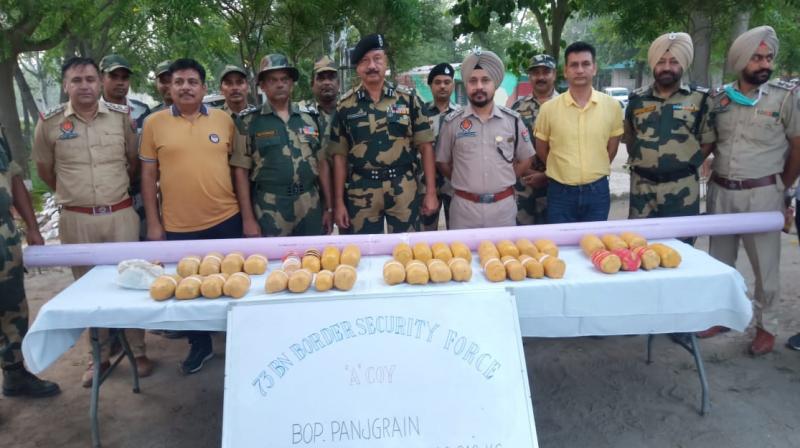Punjab Police and BSF seized 40 kg of heroin near India-Pakistan border Punjab Police and BSF seized 40 kg of heroin near India-Pakistan border