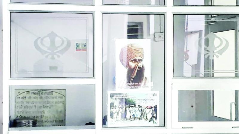 Photograph of Sant Bhindranwale in Gurdwara of Bretta Photograph of Sant Bhindranwale in Gurdwara of Bretta