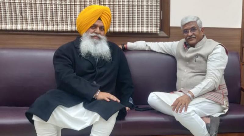 Panthak Dal Punjab leader Jang Singh called on Union Minister Gajendra Shekhawat