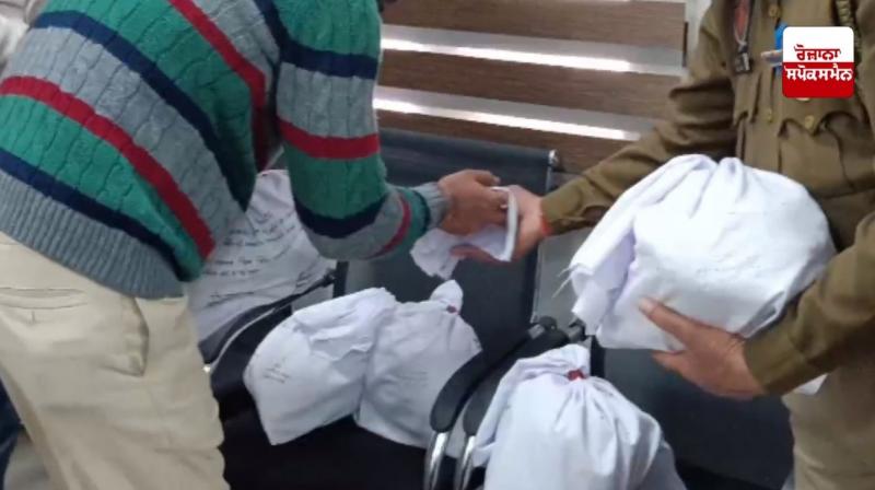 Police seize 23 kg heroin during search of drug smuggler's house Police seize 23 kg heroin during search of drug smuggler's house