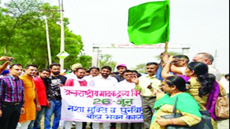 Leave Rally with Green Flag